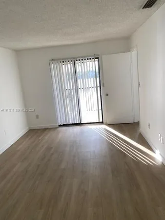 $1,800 | 1400 Jefferson Drive, Unit 1400E, Homestead, FL 33034