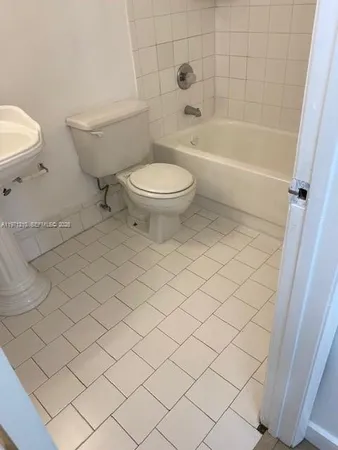 $1,800 | 1400 Jefferson Drive, Unit 1400E, Homestead, FL 33034