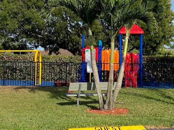 $1,800 | 1400 Jefferson Drive, Unit 1400E, Homestead, FL 33034