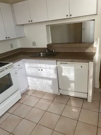 $1,800 | 1400 Jefferson Drive, Unit 1400E, Homestead, FL 33034