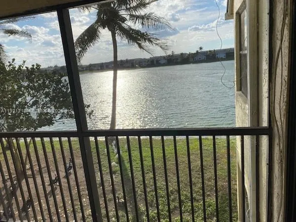 $1,800 | 1400 Jefferson Drive, Unit 1400E, Homestead, FL 33034