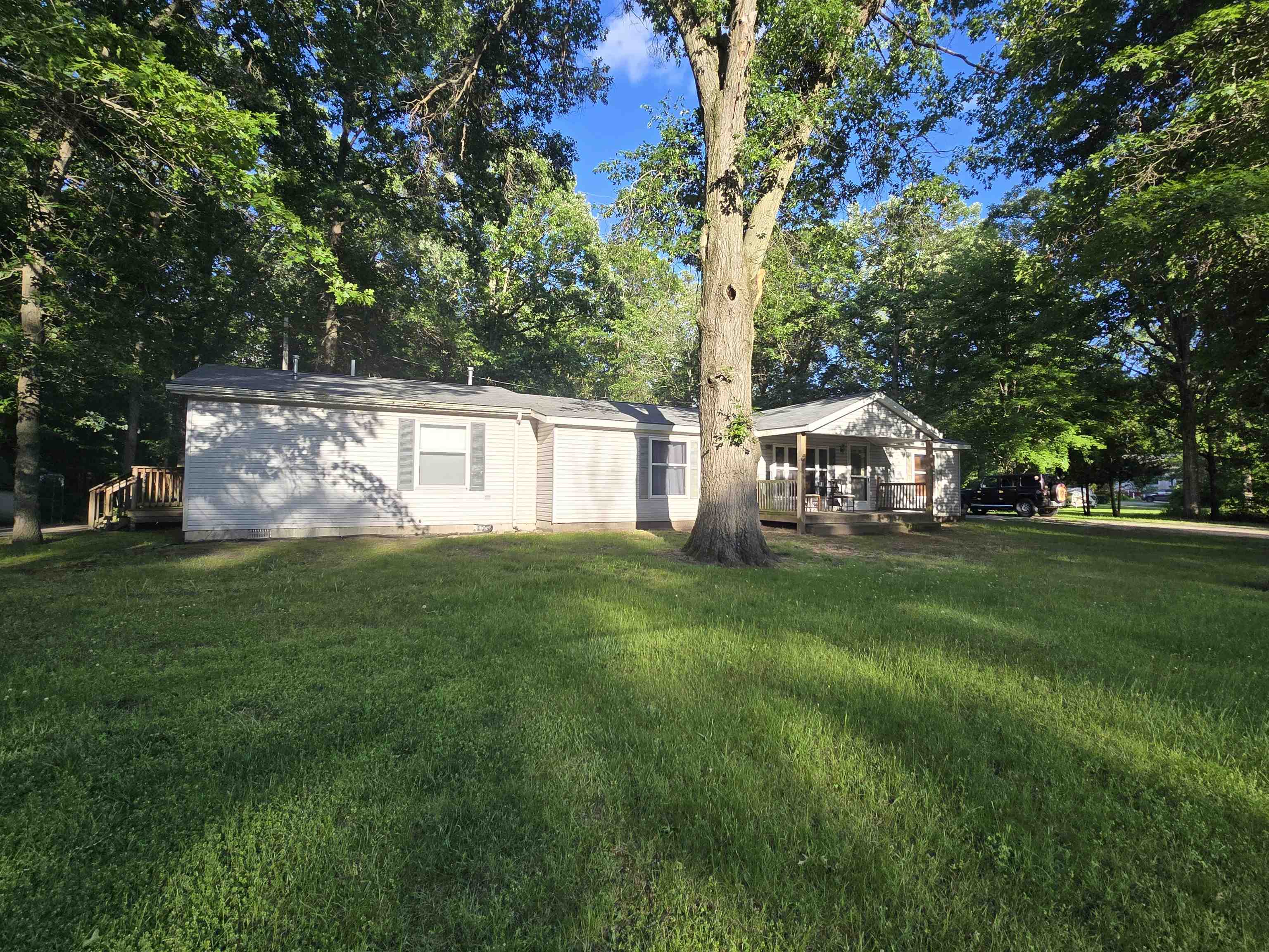 1867 South 5 Mile Road Midland, MI 48640 - Photo 2 of 30