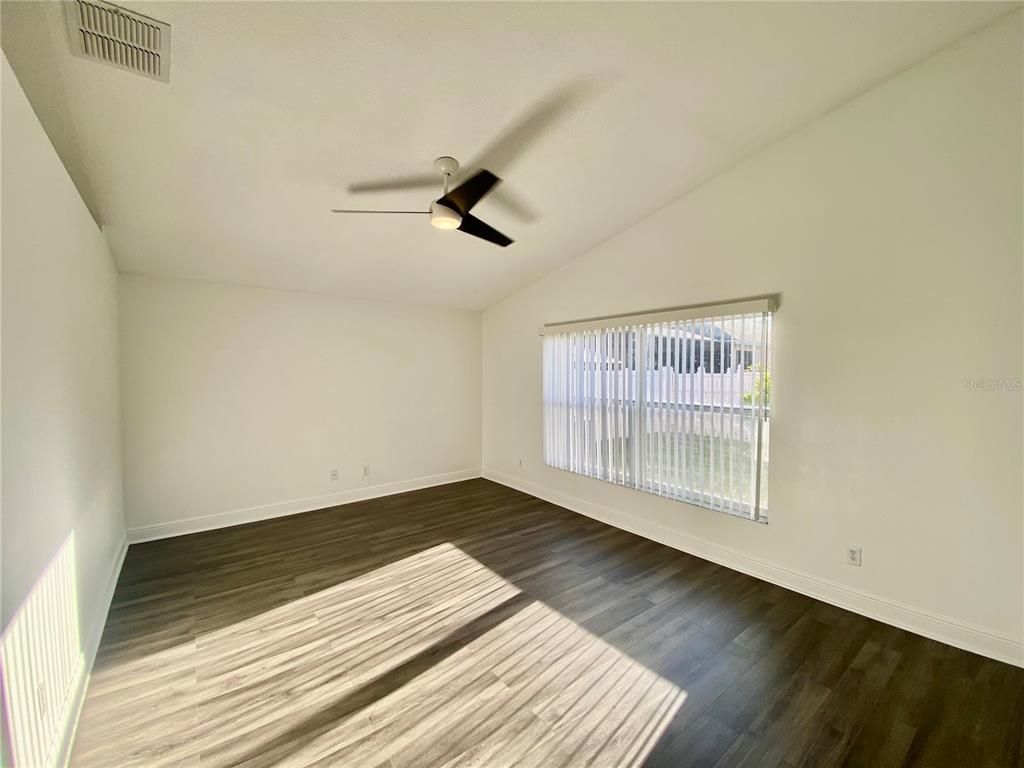 10264 Oak Crest Road Orlando, FL 32829 - Photo 5 of 38