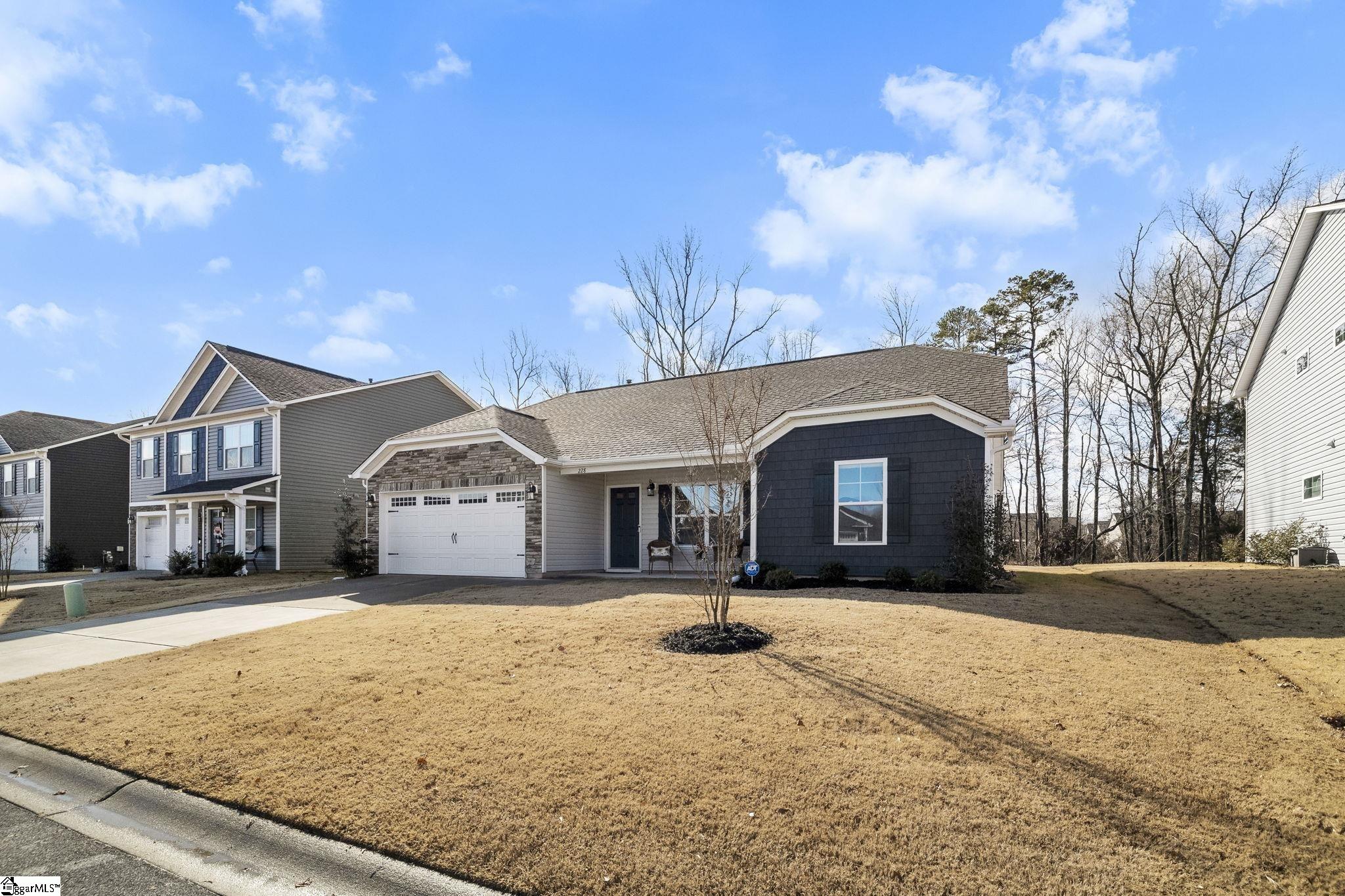 228 Icebow Road Fountain Inn, SC 29644 - Photo 2 of 30