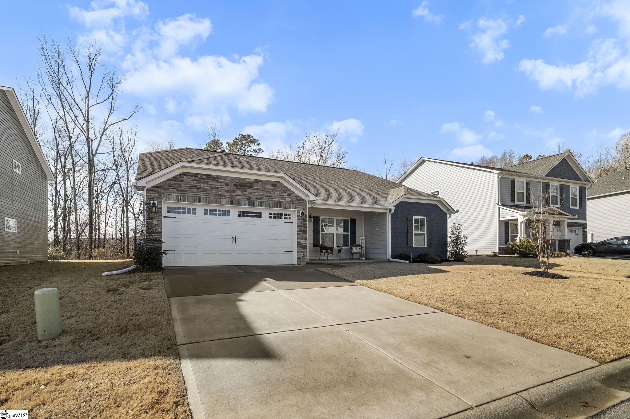 228 Icebow Road Fountain Inn, SC 29644 - Photo 3 of 30
