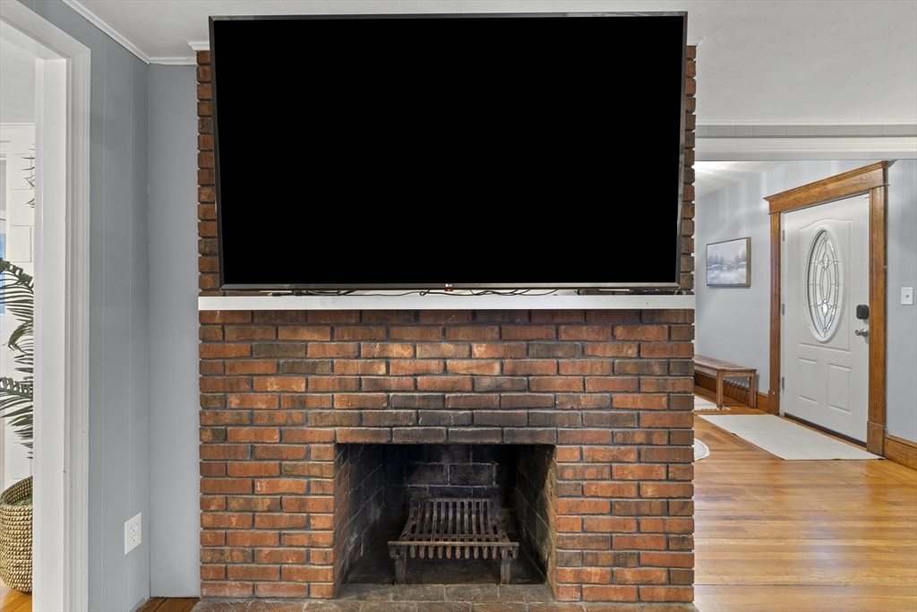 54 Ionia Street Springfield, MA 01109 - Photo 17 of 42 Gallery Image 17