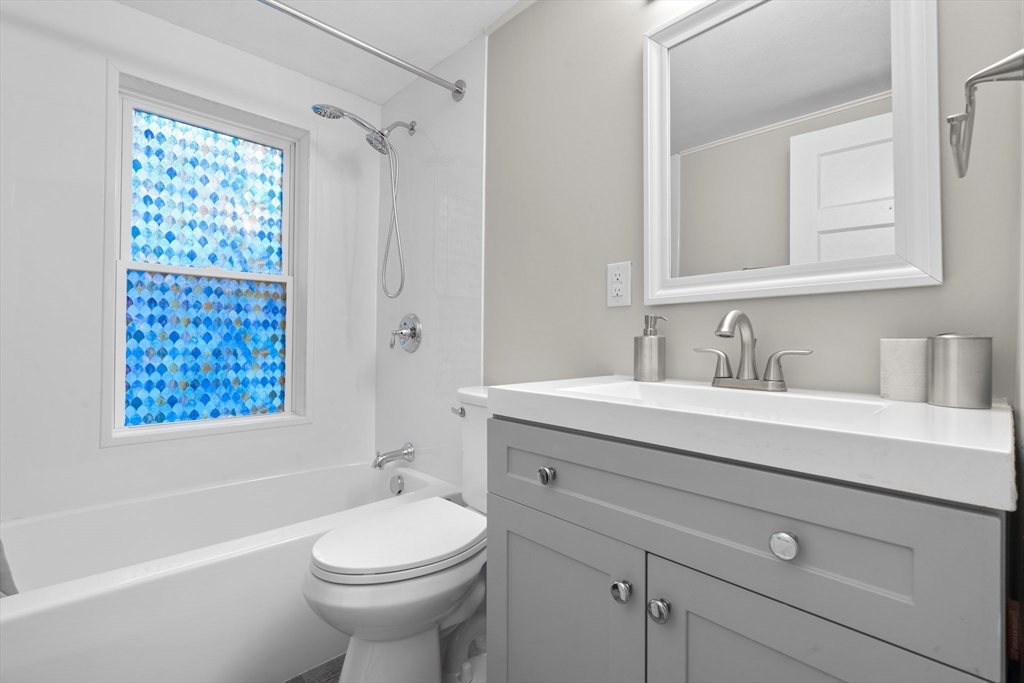 54 Ionia Street Springfield, MA 01109 - Photo 29 of 42 Gallery Image 29