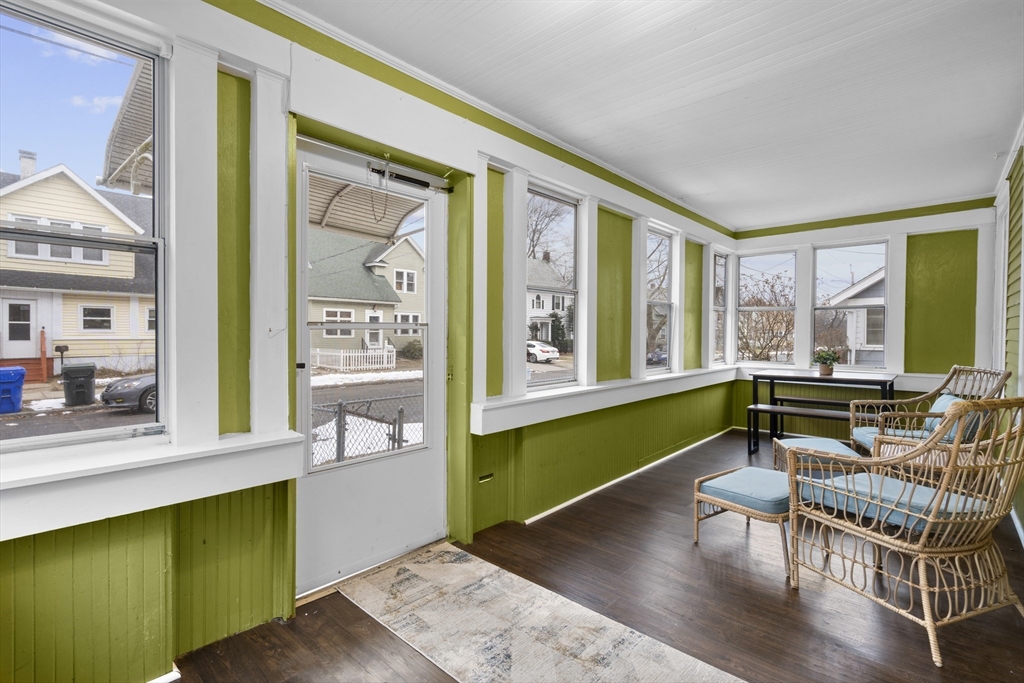 54 Ionia Street Springfield, MA 01109 - Photo 3 of 42 Gallery Image 3