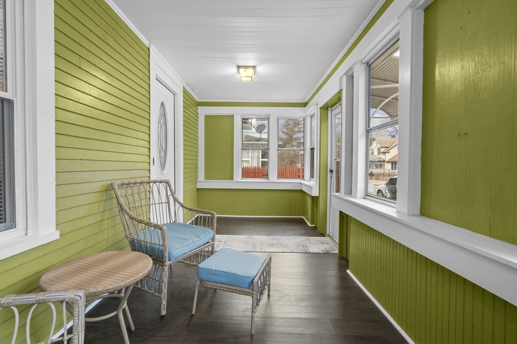 54 Ionia Street Springfield, MA 01109 - Photo 4 of 42 Gallery Image 4