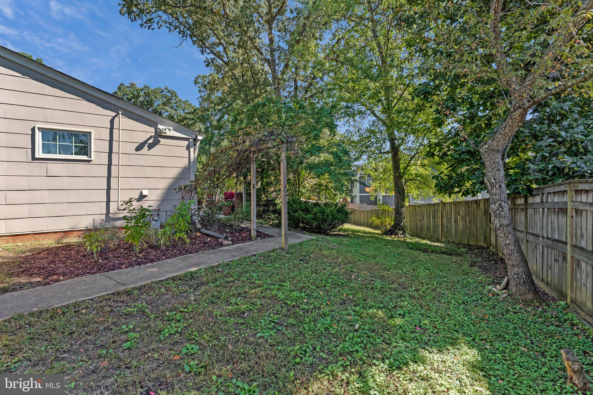 134 Kingsley Road Southwest Vienna, VA 22180 - Photo 23 of 29 Gallery Image 23
