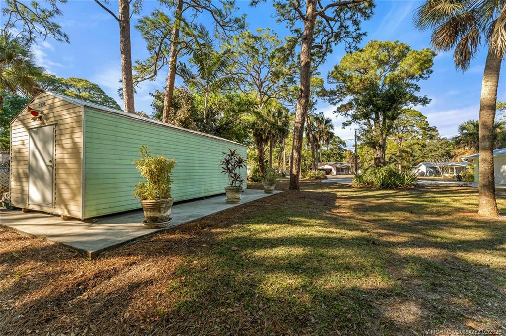 1201 Oak Avenue Fort Pierce, FL 34982 - Photo 31 of 43 a view of a back yard of the house
