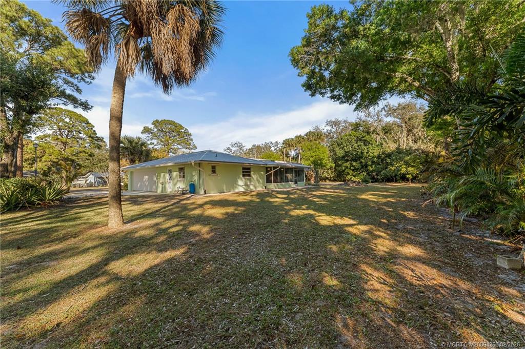 1201 Oak Avenue Fort Pierce, FL 34982 - Photo 37 of 43 a view of a street with a building in the background
