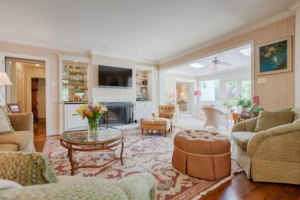 816 Dover Road Greensboro, NC 27408 - Photo 7 of 26 Gallery Image 7