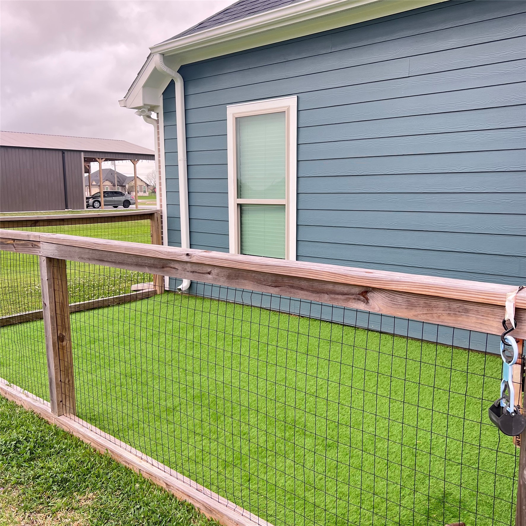 320 Buffalo Trail Angleton, TX 77515 - Photo 4 of 36