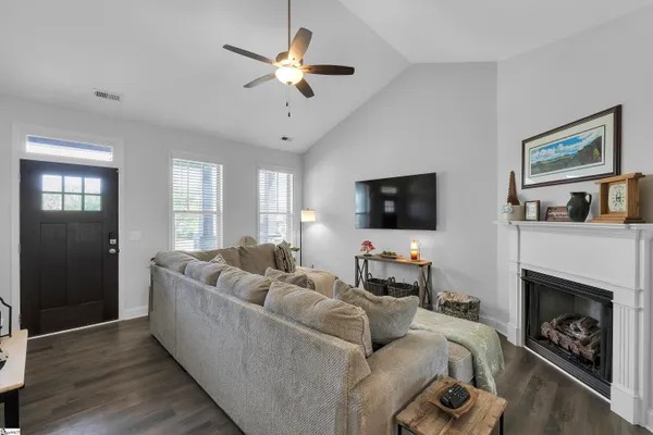 $299,000 | 122 River Trace Loop, Simpsonville, SC 29680