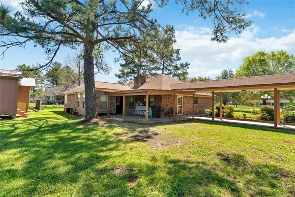 $349,999 | 111 Commerce Lane, Highlands, TX 77562