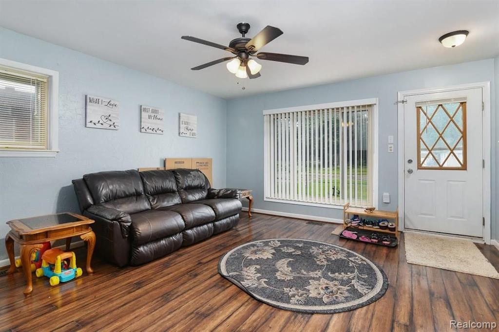 9041 Rackham Street Taylor, MI 48180 - Photo 10 of 24
