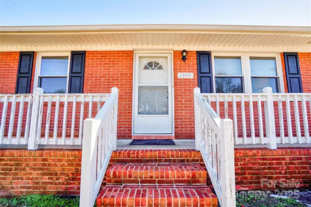 $225,000 | 1909 South Lafayette Street, Shelby, NC 28152