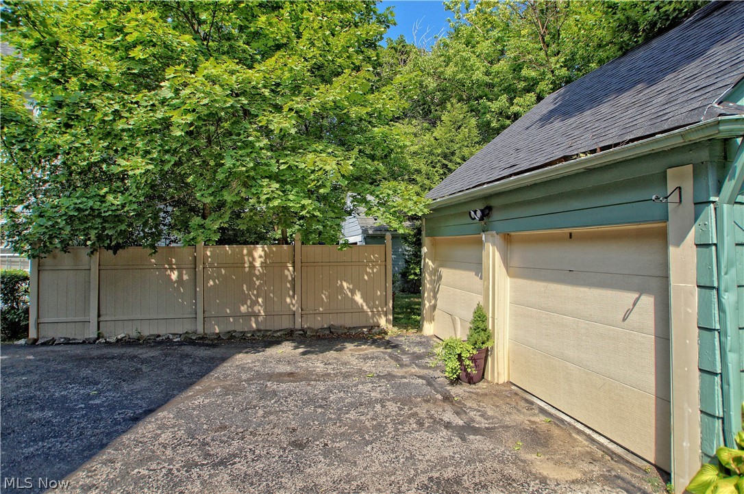 17423 Winslow Road Cleveland, OH 44120 - Photo 32 of 33 Gallery Image 32