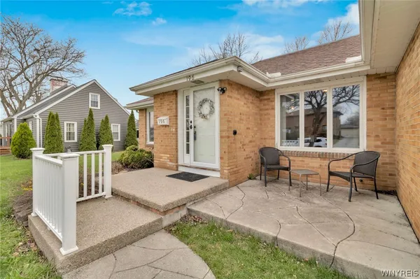 $369,000 | 196 Hartford Avenue, Tonawanda, NY 14223
