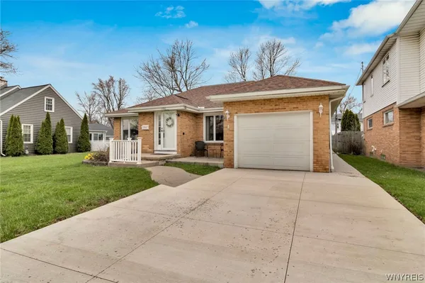 $369,000 | 196 Hartford Avenue, Tonawanda, NY 14223