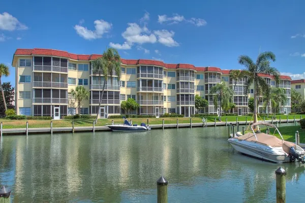 $6,400 | 1250 North Portofino Drive, Unit 107MAR, Sarasota, FL 34242
