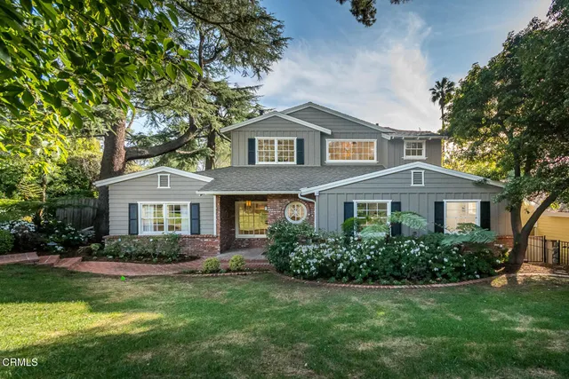$3,295,000 | 2042 Los Amigos Street, La Canada Flintridge, CA 91011