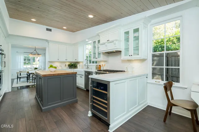 $3,295,000 | 2042 Los Amigos Street, La Canada Flintridge, CA 91011