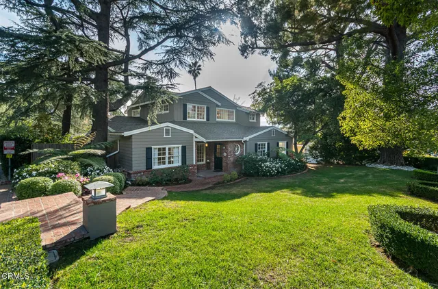 $3,295,000 | 2042 Los Amigos Street, La Canada Flintridge, CA 91011
