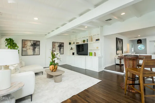 $3,295,000 | 2042 Los Amigos Street, La Canada Flintridge, CA 91011