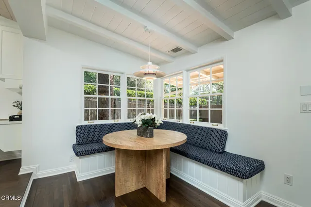 $3,295,000 | 2042 Los Amigos Street, La Canada Flintridge, CA 91011