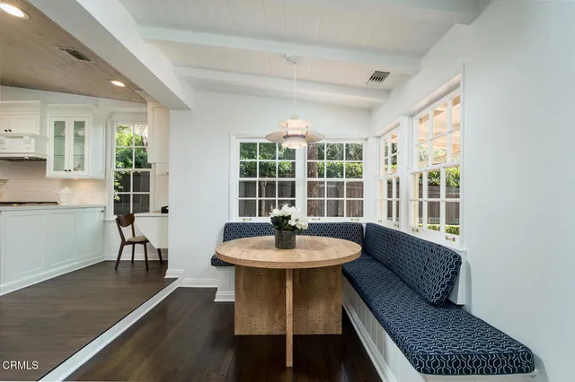 $3,295,000 | 2042 Los Amigos Street, La Canada Flintridge, CA 91011