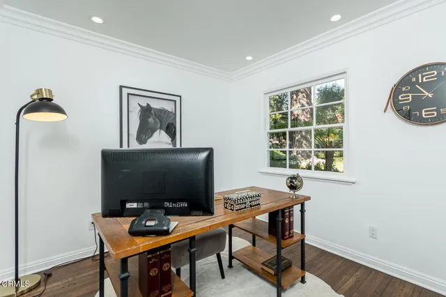 $3,295,000 | 2042 Los Amigos Street, La Canada Flintridge, CA 91011