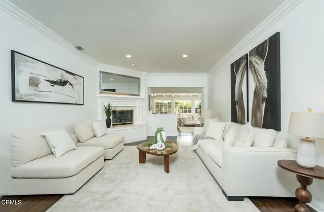 $3,295,000 | 2042 Los Amigos Street, La Canada Flintridge, CA 91011