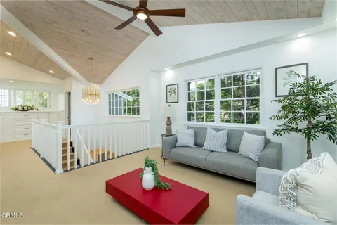 $3,295,000 | 2042 Los Amigos Street, La Canada Flintridge, CA 91011