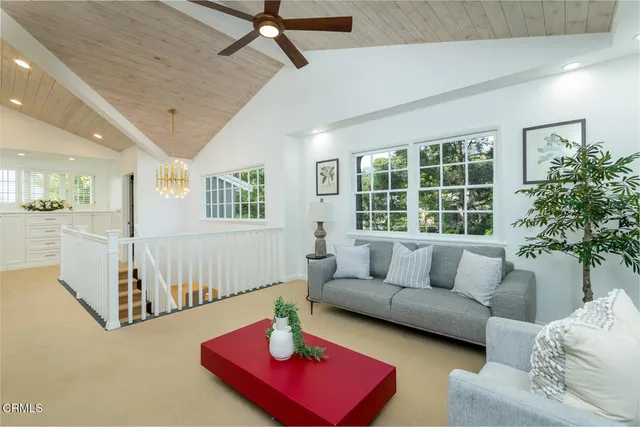 $3,295,000 | 2042 Los Amigos Street, La Canada Flintridge, CA 91011