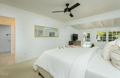 $3,295,000 | 2042 Los Amigos Street, La Canada Flintridge, CA 91011