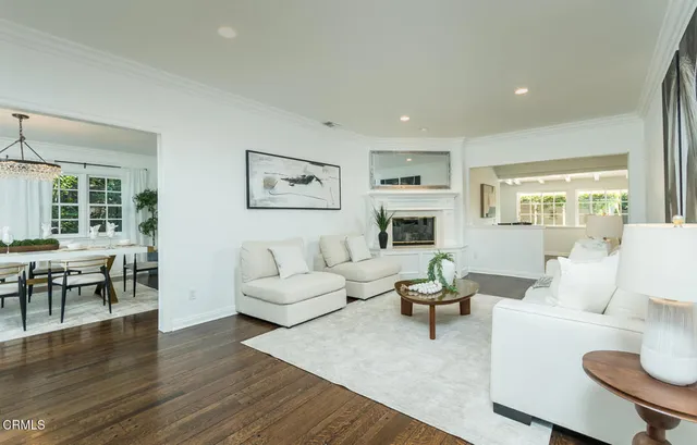 $3,295,000 | 2042 Los Amigos Street, La Canada Flintridge, CA 91011