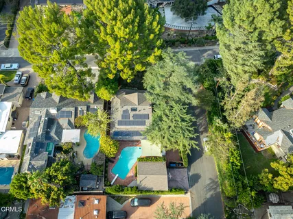 $3,295,000 | 2042 Los Amigos Street, La Canada Flintridge, CA 91011