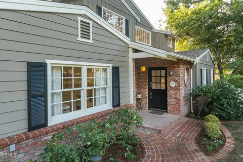 $3,295,000 | 2042 Los Amigos Street, La Canada Flintridge, CA 91011