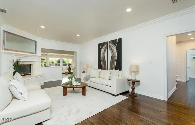 $3,295,000 | 2042 Los Amigos Street, La Canada Flintridge, CA 91011