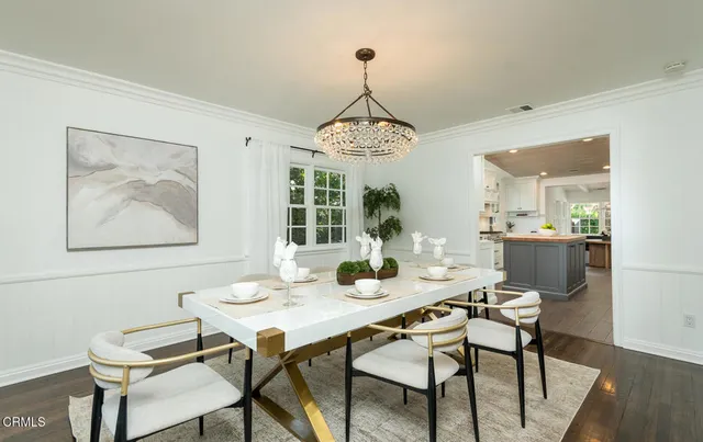 $3,295,000 | 2042 Los Amigos Street, La Canada Flintridge, CA 91011