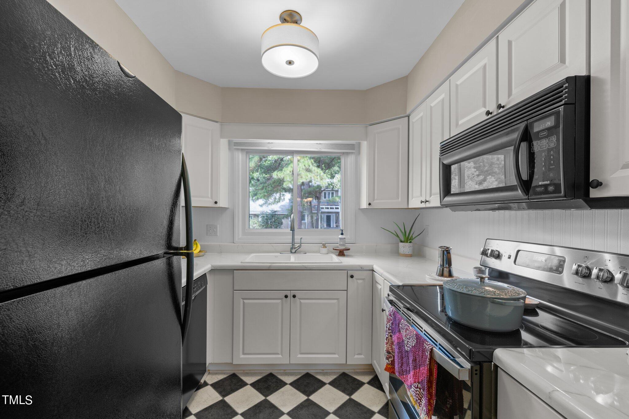 5109 Butternut Road Durham, NC 27707 - Photo 10 of 50 22-web-or-mls-5Z8A4173