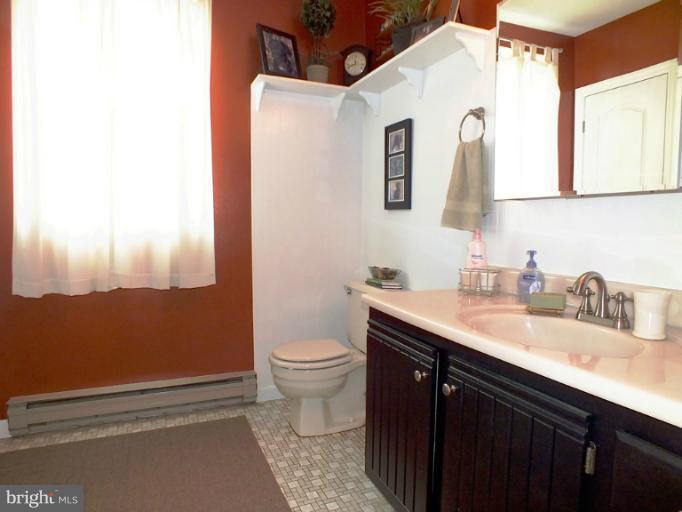 2426 Hampstead Mexico Road Westminster, MD 21157 - Photo 13 of 23 Bath (Master)