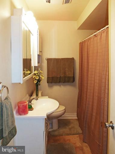 2426 Hampstead Mexico Road Westminster, MD 21157 - Photo 19 of 23 Hall Bath