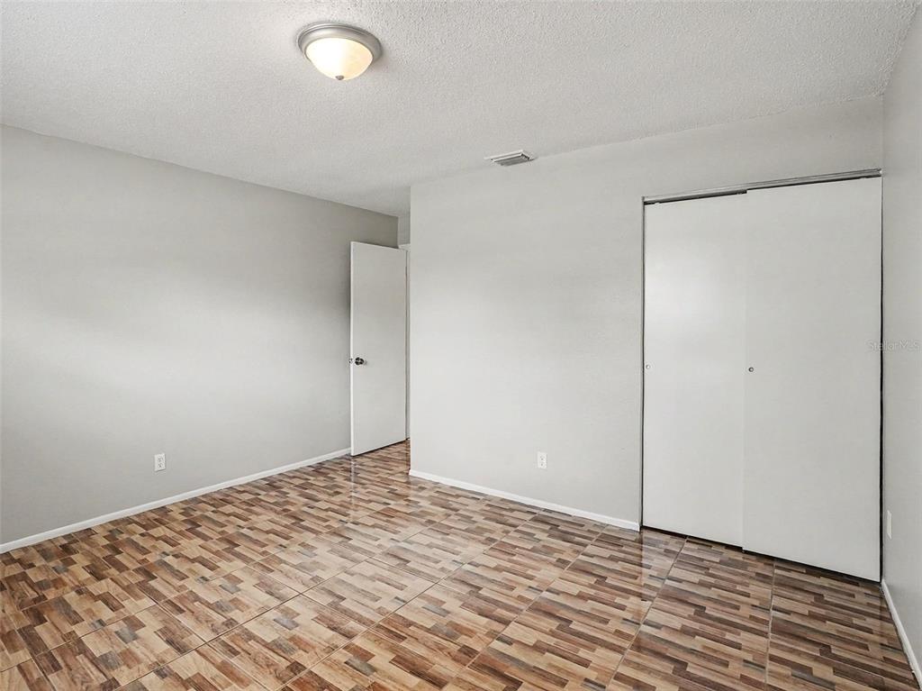 615 Thomas Jefferson Way Orlando, FL 32809 - Photo 11 of 17 a view of a room with an empty space