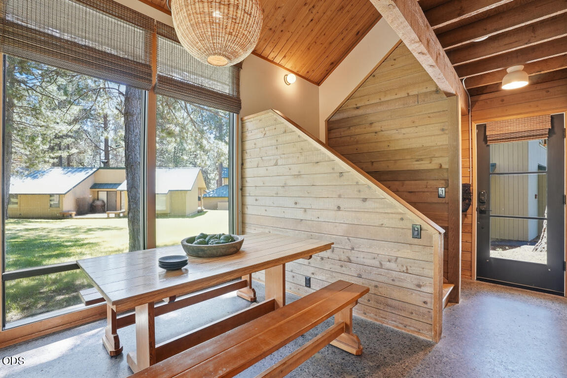 57569 Ranch Cabin Road, Unit 1 Sunriver, OR 97707 - Photo 14 of 34