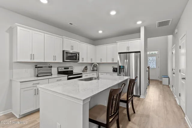 $339,900 | 1519 Judith Drive Southeast, Bolivia, NC 28422