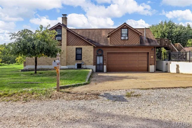 $200,000 | 315 Richarz Drive, Fenton, MO 63026