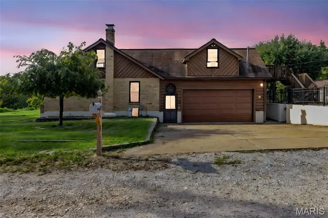 $200,000 | 315 Richarz Drive, Fenton, MO 63026